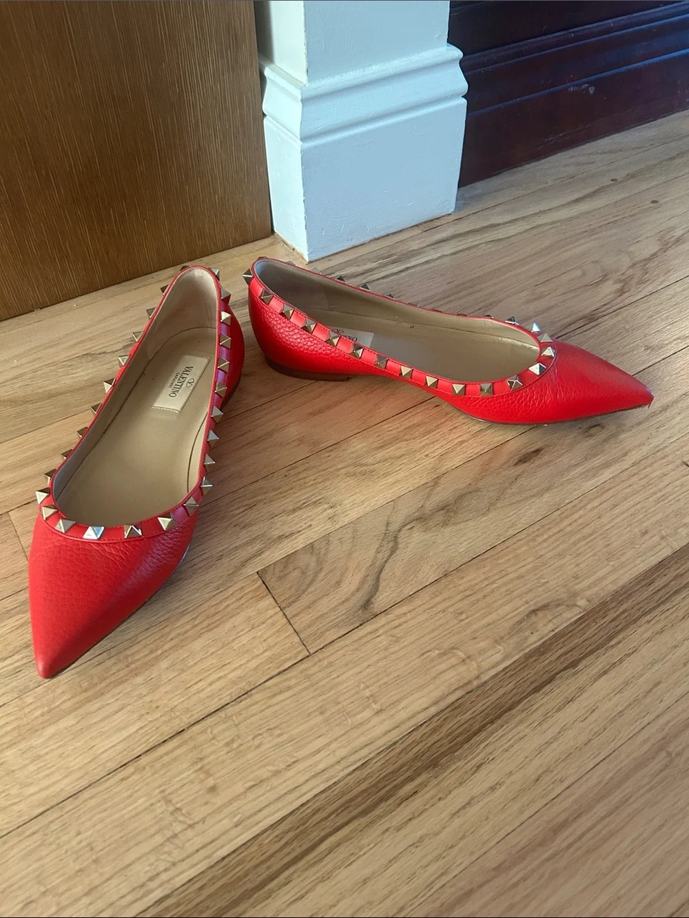 Valentino Red Pointed Rockstud Leather Flats in great condition! - Picture 3 of 11